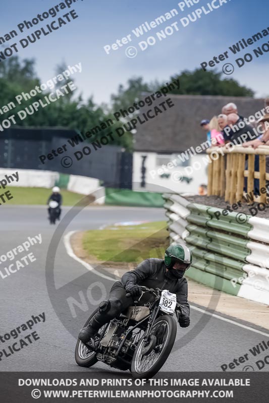 Vintage motorcycle club;eventdigitalimages;mallory park;mallory park trackday photographs;no limits trackdays;peter wileman photography;trackday digital images;trackday photos;vmcc festival 1000 bikes photographs